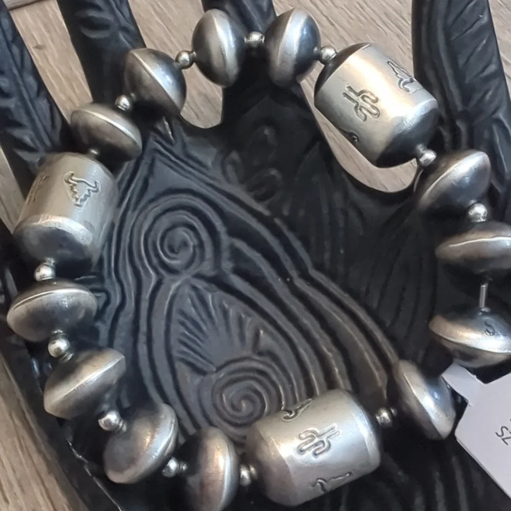 Navajo Pearl Saucer Sterling Silver Handmade Bracelet NWT - Picture 3 of 13